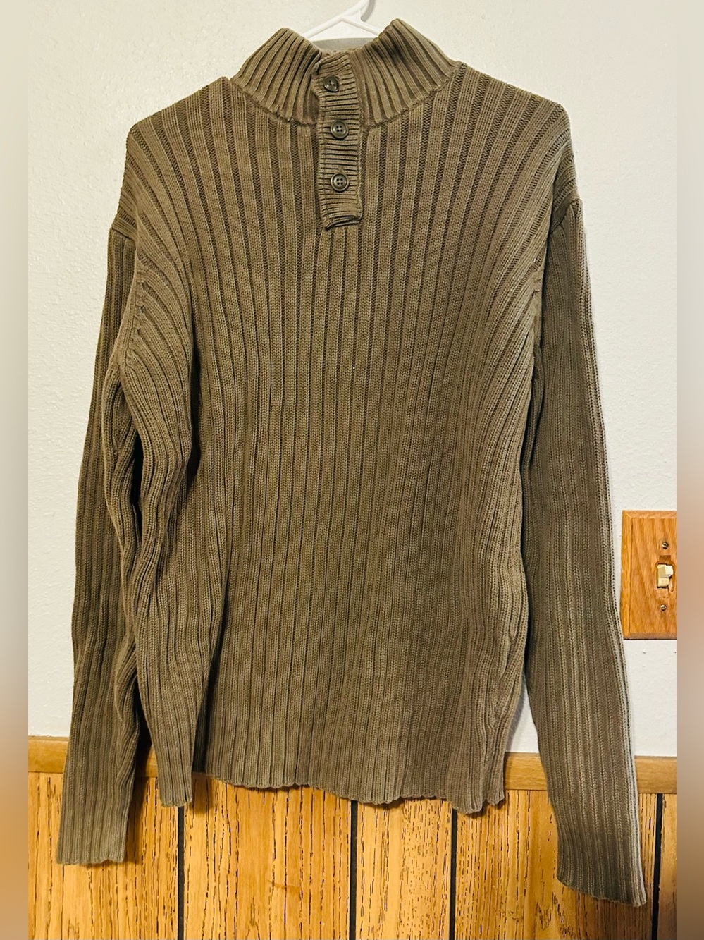 Old Navy Men's Ribbed size LARGE Turtleneck Button Pullover Sweatshirt